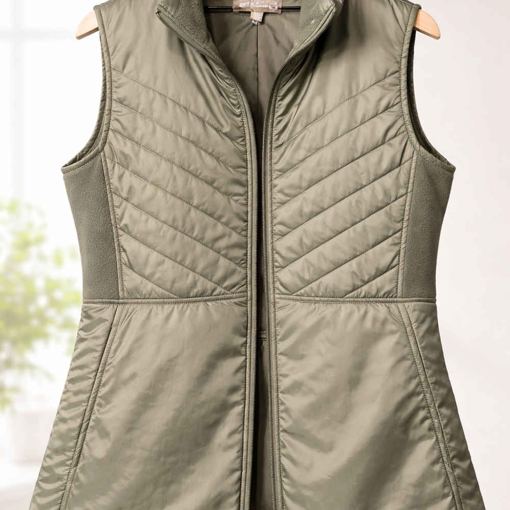 Sleeveless Quilted Puffer Vest in Olive Green